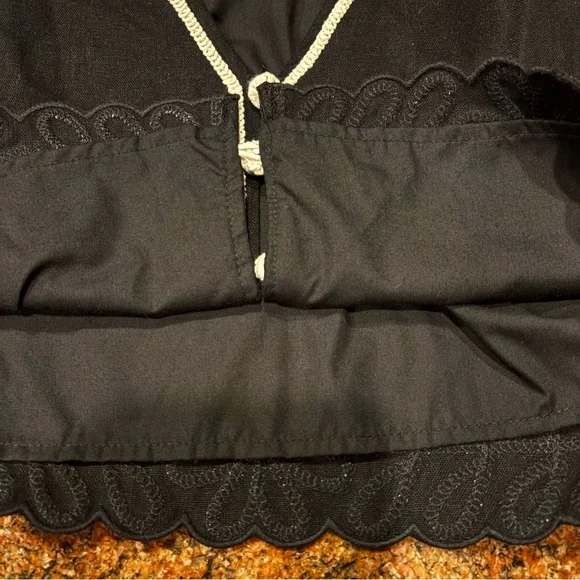 Maison d' Amelie Women Sz 2 Linen Blend Embroidered Floral Vest Black - Picture 4 of 6